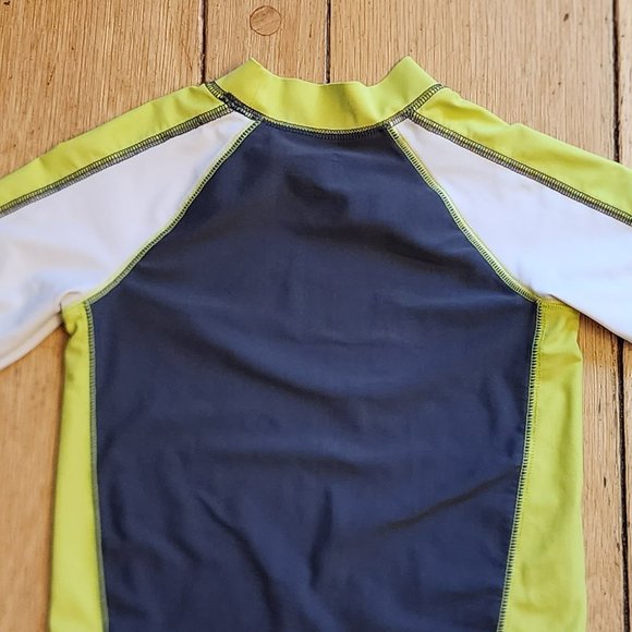 Circo Gray/White/Green High Neck Rash Guard Size 4T - Picture 6 of 7